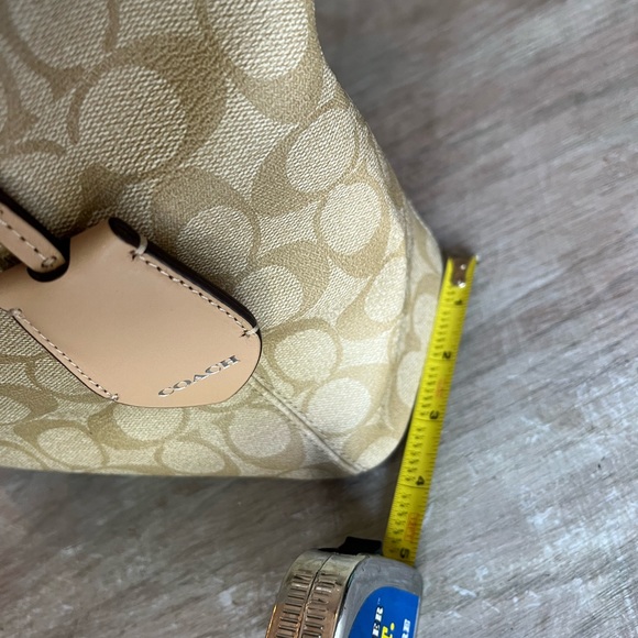 Authentic Coach Tote Tan and Pink Lightly used, in excellent condition. - Picture 5 of 7